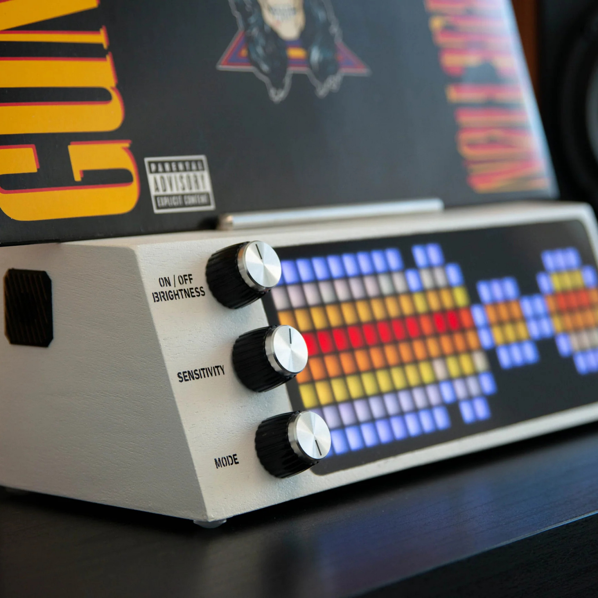 Гаджет для колекціонерів вінілу Smart Now Playing Vinyl Record Stand